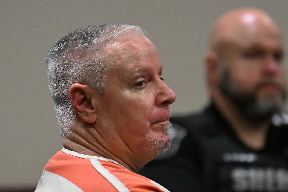 Colin Gray, padre del niño que disparó en la escuela Apalachee High School, en el tribunal en...
