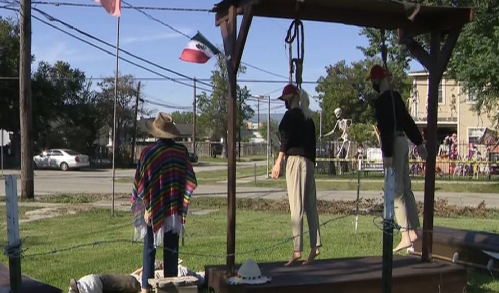 Adornos de Halloween con el tema migratorio generar división en los vecinos