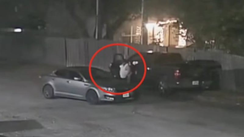 La policía de San Antonio publicó el video de las personas de interés en el asesinato de la...