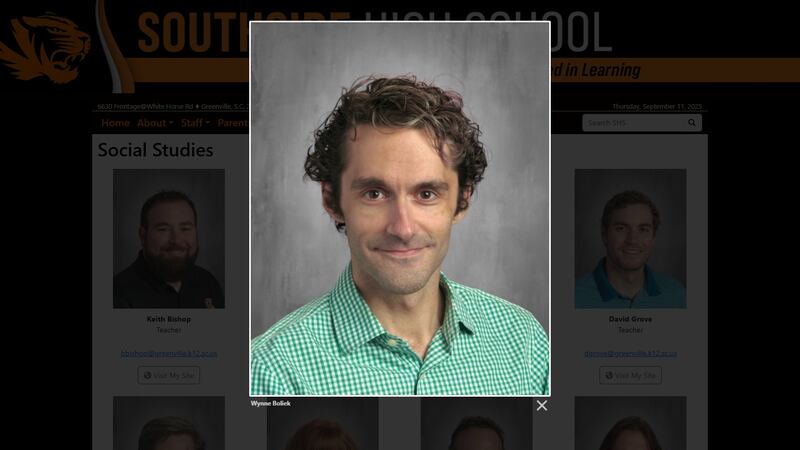 Wynne Boliek, maestor de la preparatoria Southside High School en el condado de Greenville,...